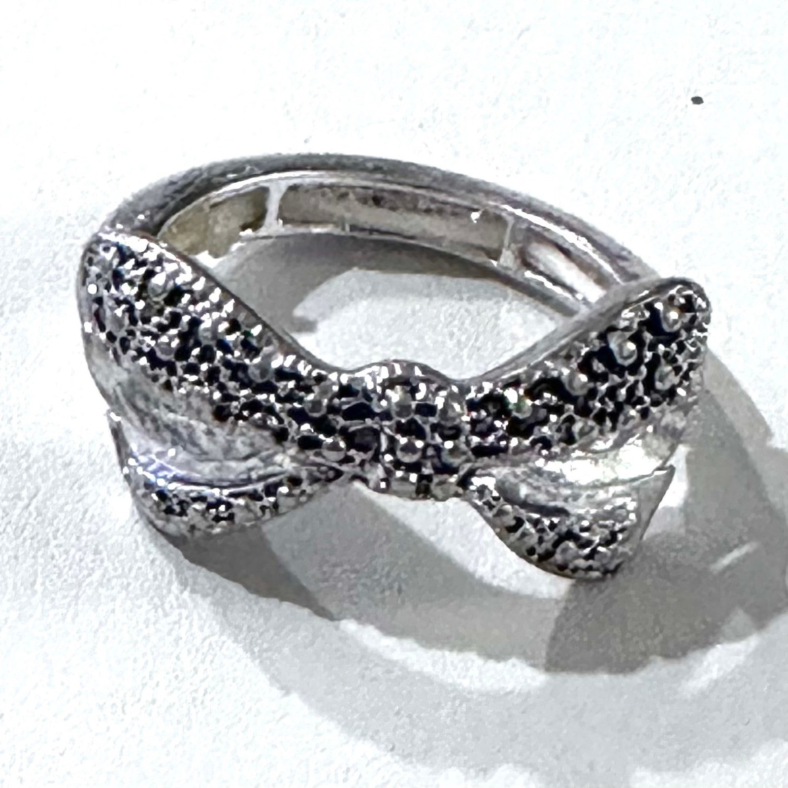 Rhinestone Bow Stretch Ring 8$
